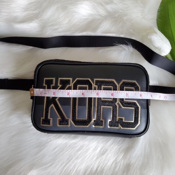 MICHAEL KORS VARSITY BELT BAG - Picture 6 of 8